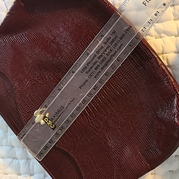 ORIGINALS BY CAPRICE BURGUNDY HANDBAG WITH CHAIN - Picture 8 of 9